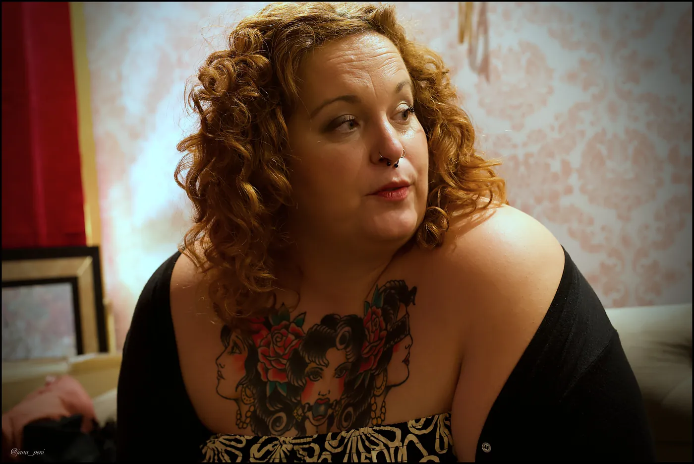 Retrato de la anfitriona durante una sesión